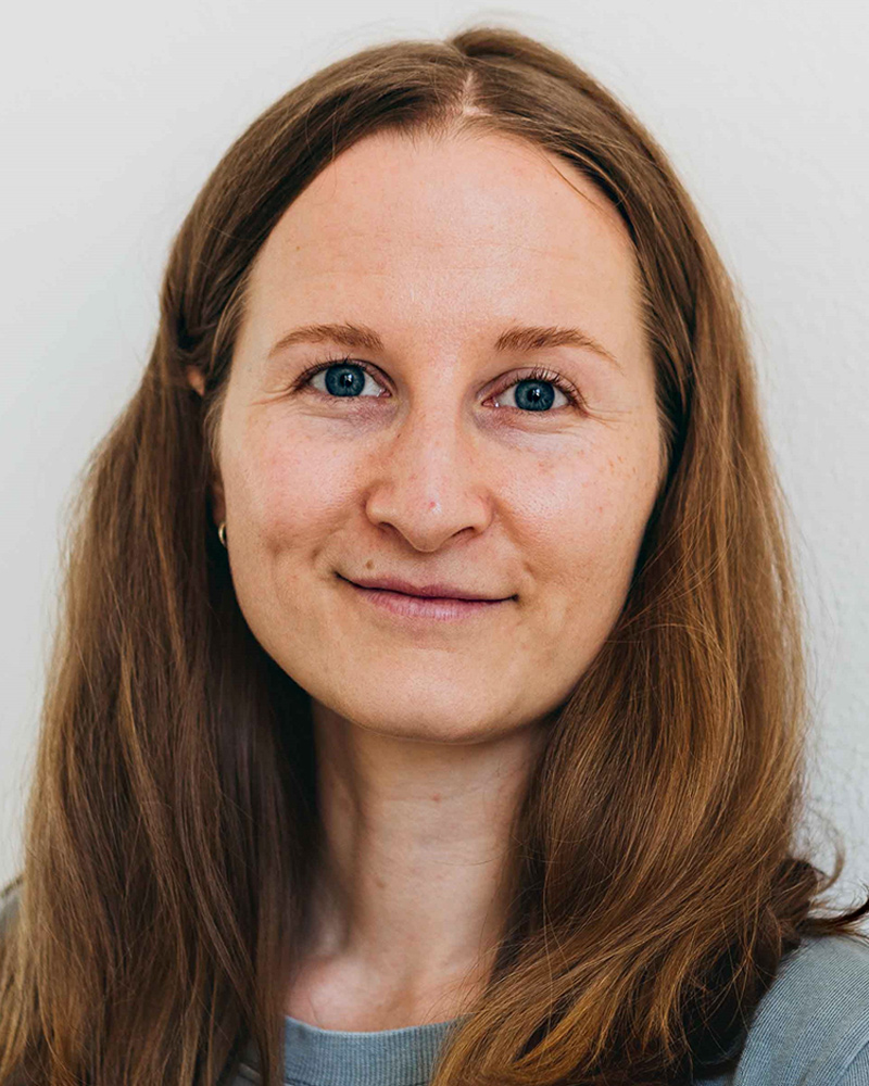  Theresa Raab